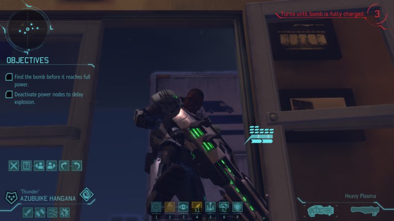 XCOM Enemy Unknown Soldier kicking door